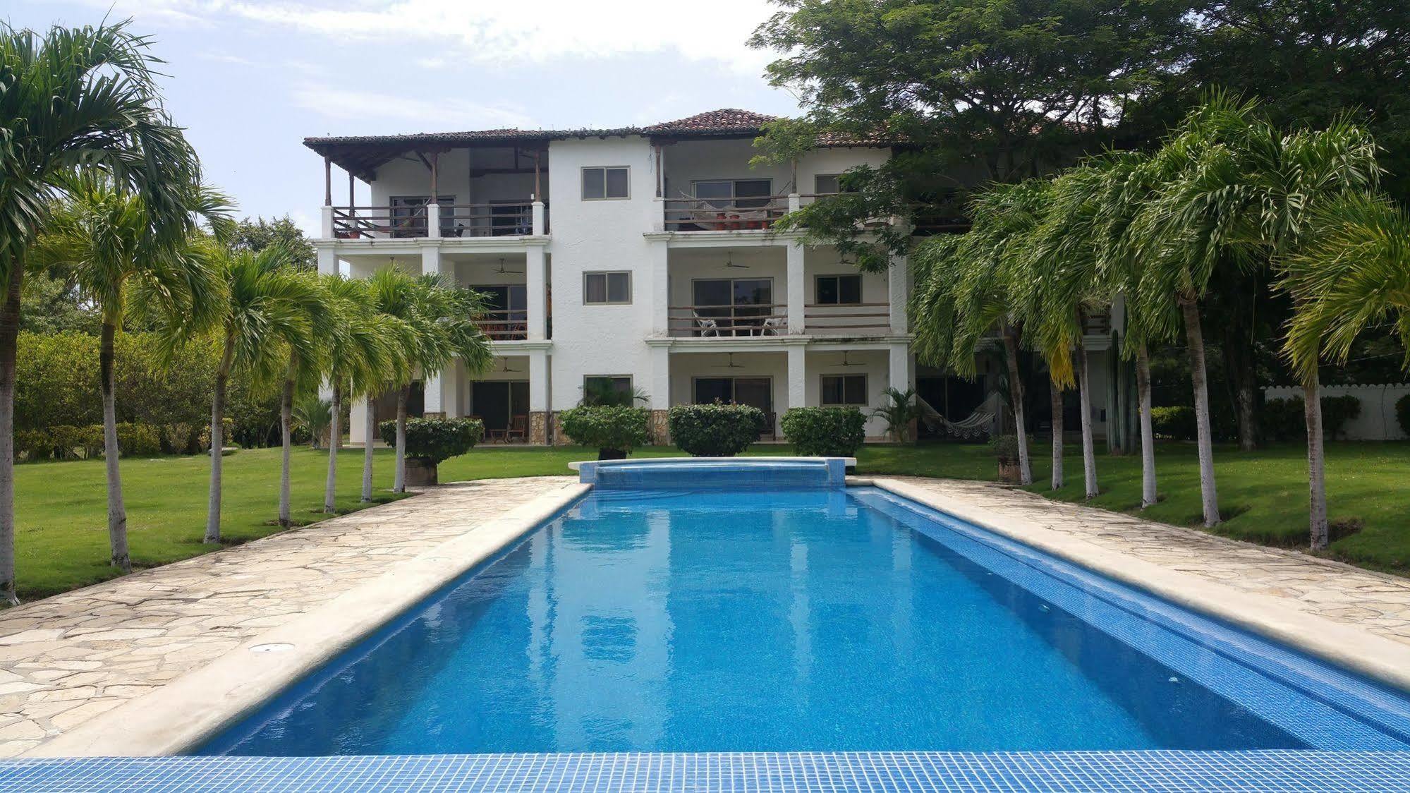 Hacienda Iguana Beach And Golf Resort Tola Exterior foto